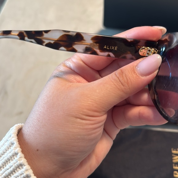 KREWE ALIXE SUNGLASSES in MALT - Picture 3 of 3